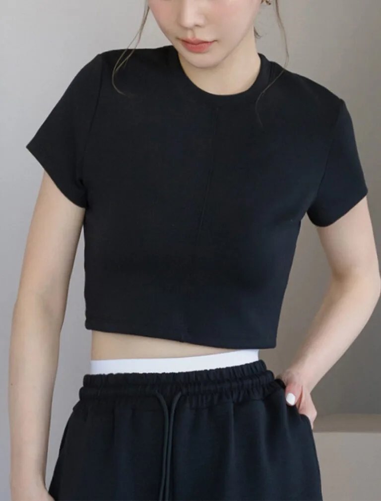 Front Center Seam T-shirt Black front 1