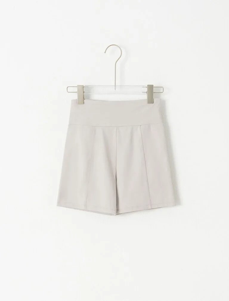 High-Waisted Shorts foggy grey front