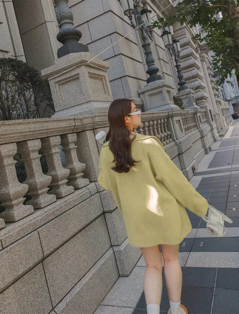 Lapel Loose Knitted Cardigan Raffia back