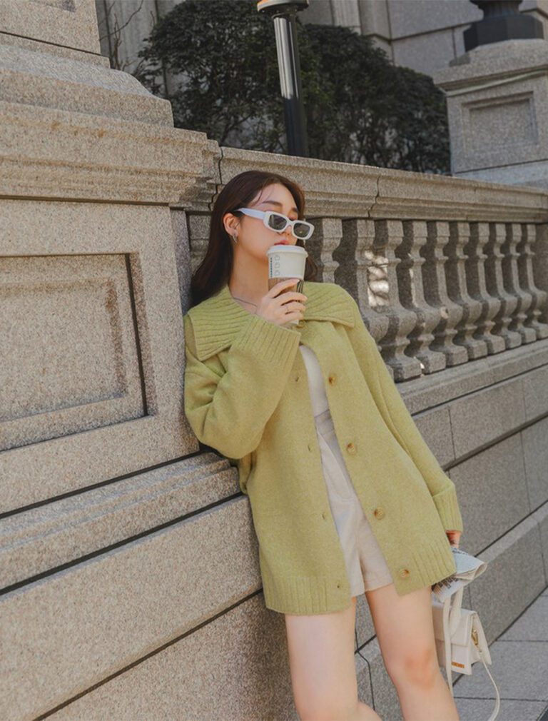 Lapel Loose Knitted Cardigan Raffia front 2