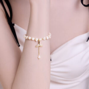 Pearl Mermaid Tail Bracelet front