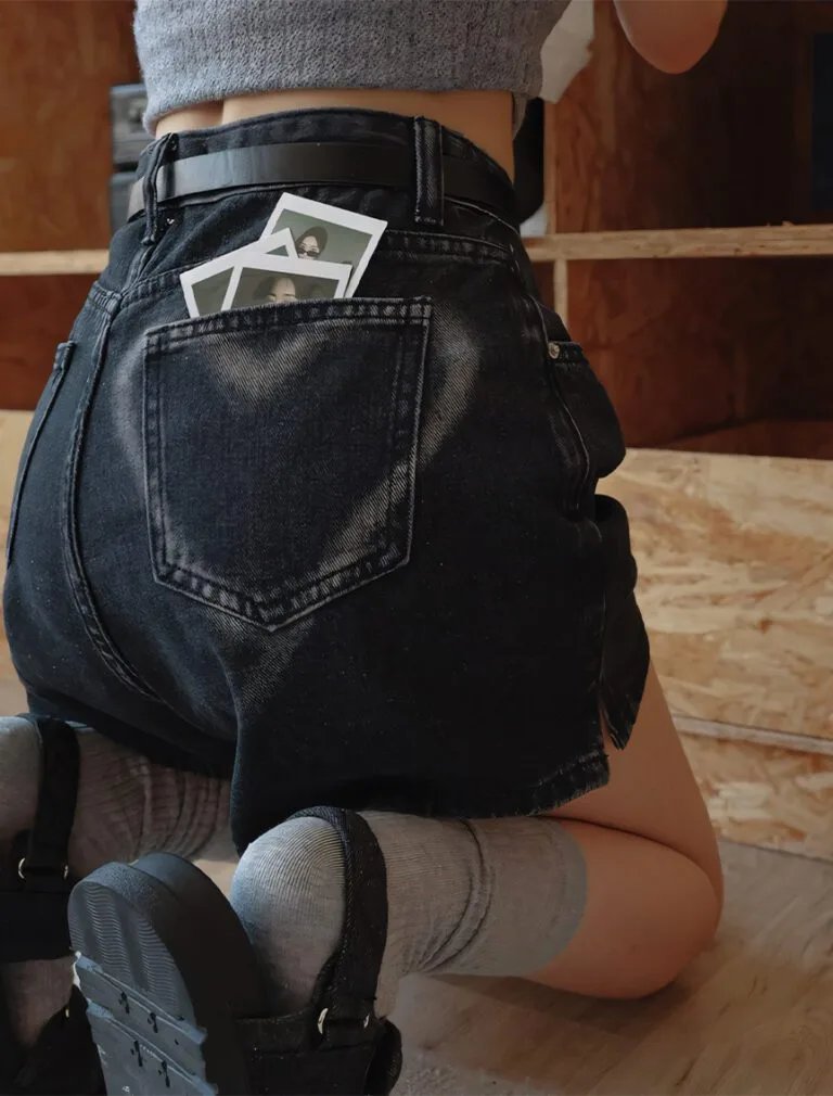 Washed Heart Side Slit Jeans Denim Shorts black back 1