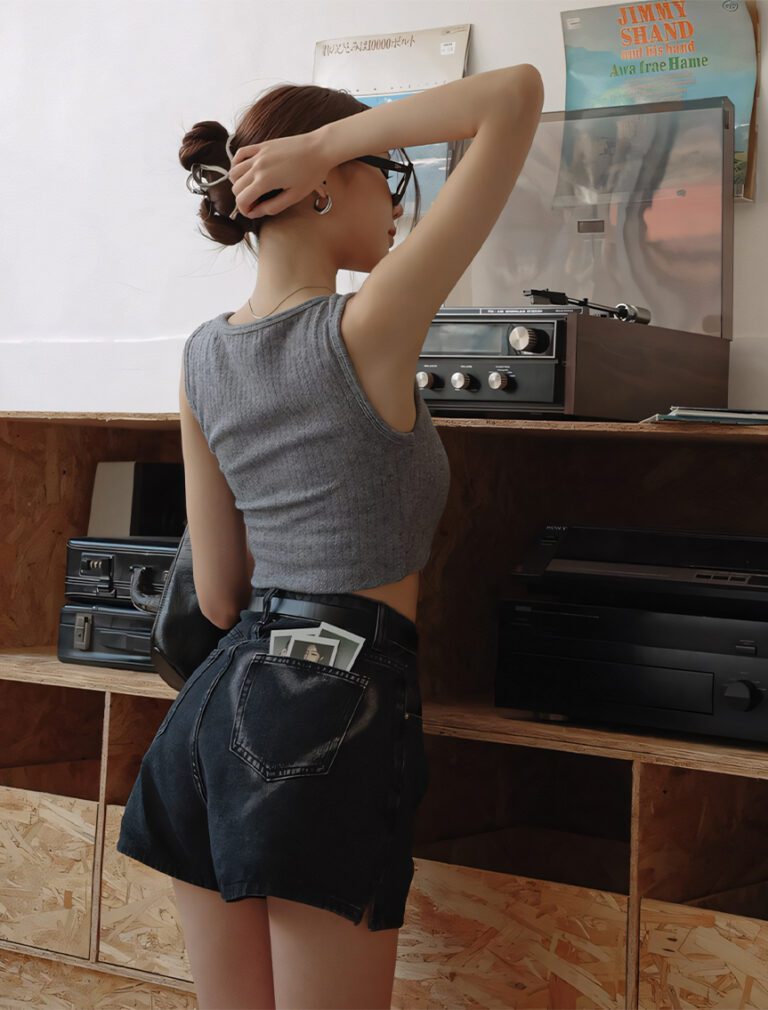 Washed Heart Side Slit Jeans Denim Shorts black back 2