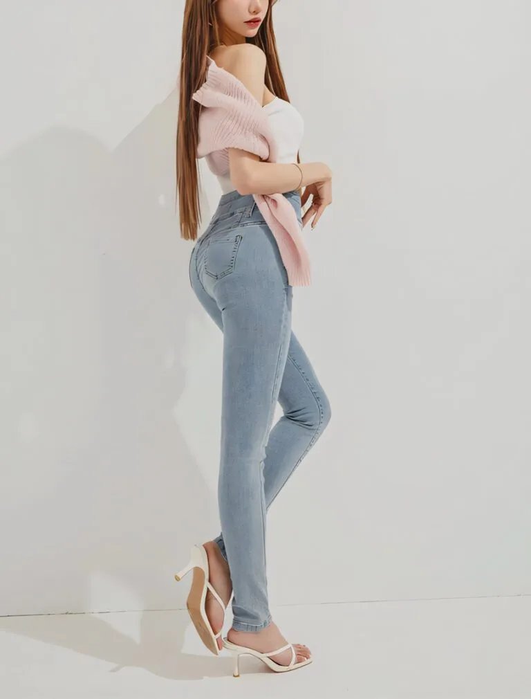 Breezy Cooling Slimming Jeans light blue back 1