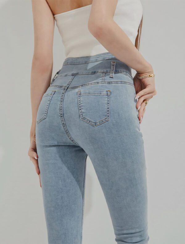 Breezy Cooling Slimming Jeans light blue back