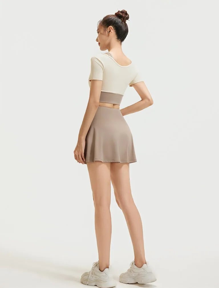 Color-Blocked Sports short skirt khaki back
