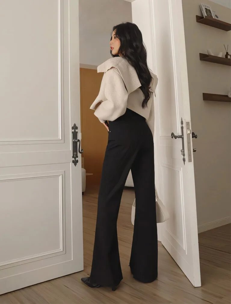 Perfect Waistline Lightweight Jeans black back