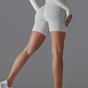 Seamless yoga shorts dark white back