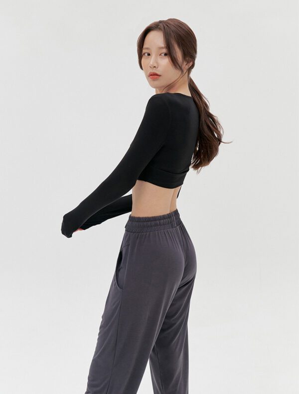 Aura Cross Flow Top black back