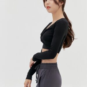 Aura Cross Flow Top black front