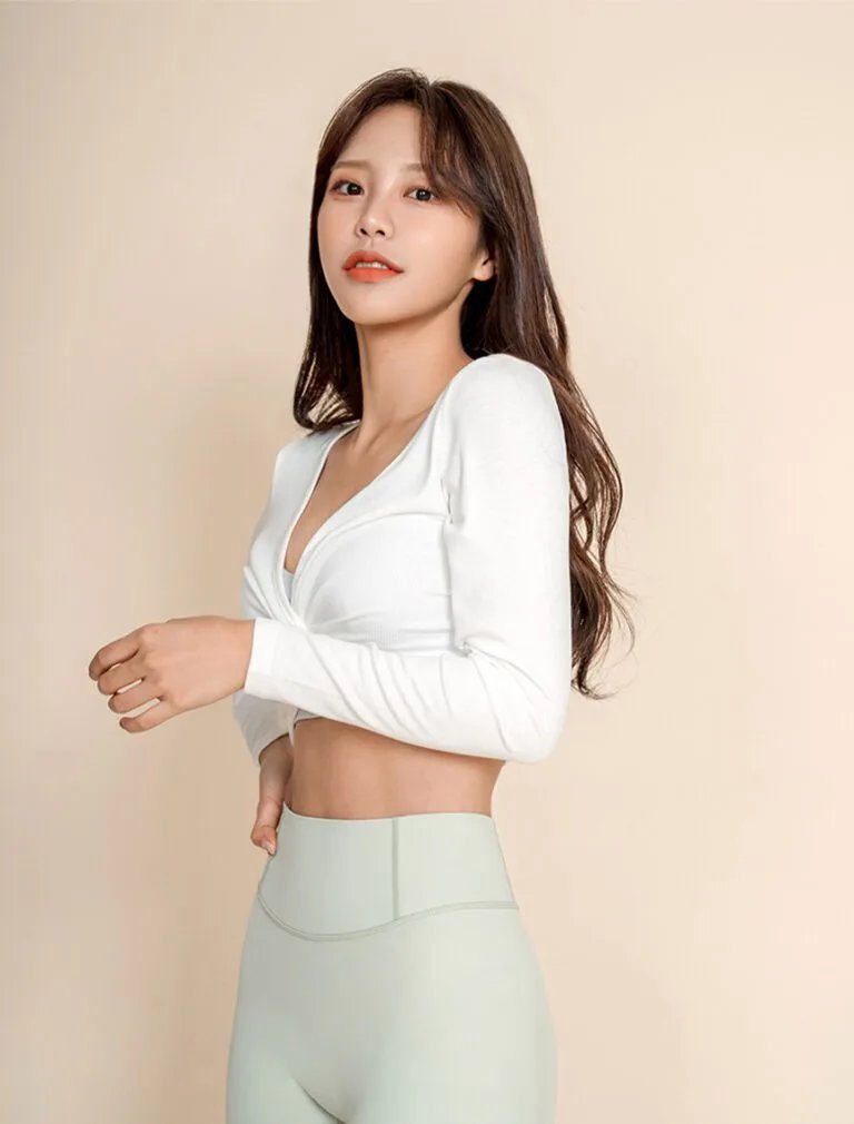 Aura Cross Flow Top white front