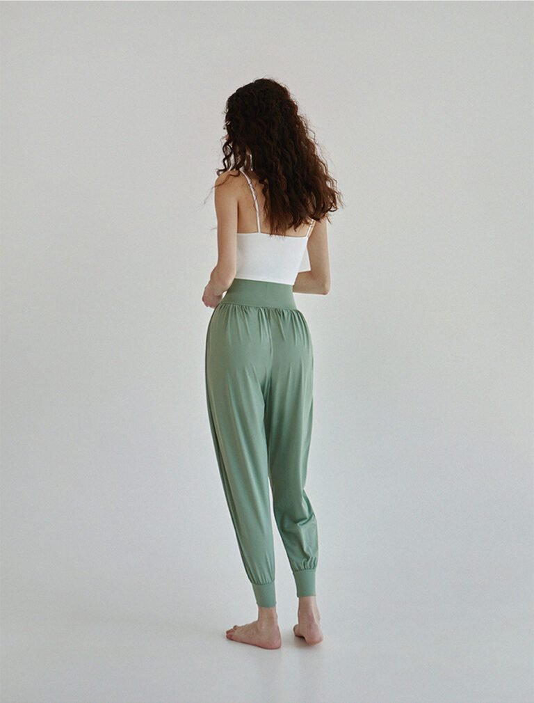 Breezy Joggers green back