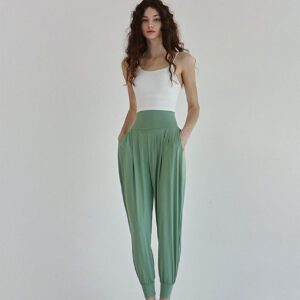 Breezy Joggers green front
