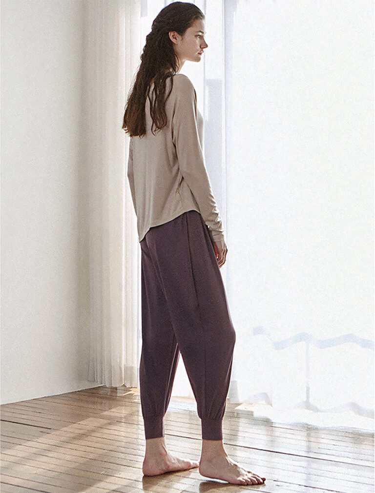Breezy Joggers purple back