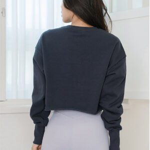 Essential Long sleeve crop top black back