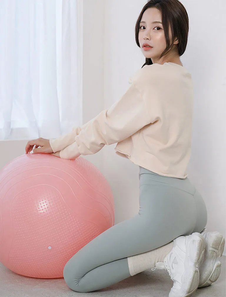 Essential Long sleeve crop top milky white back