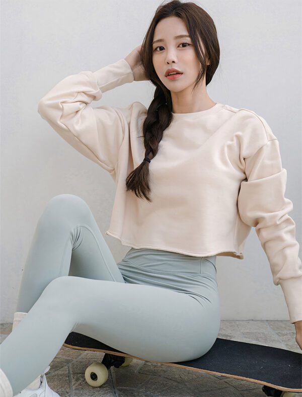 Essential Long sleeve crop top milky white front 1