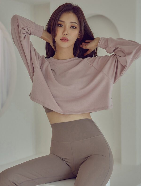 Essential Long sleeve crop top pink front 1
