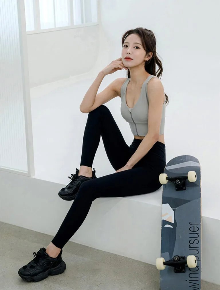 High Waist Booty Lifting Leggings black front