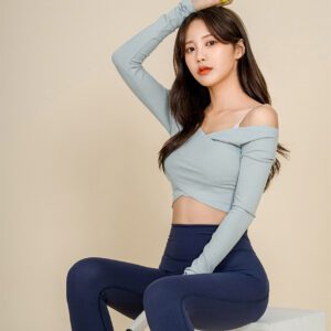 Zenith Balance Crop Top light grey front