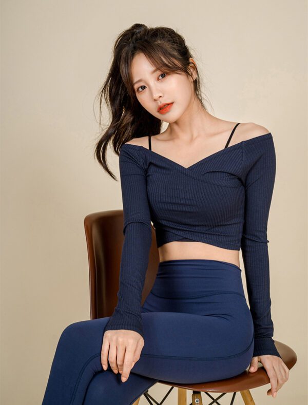 Zenith Balance Crop Top navy front