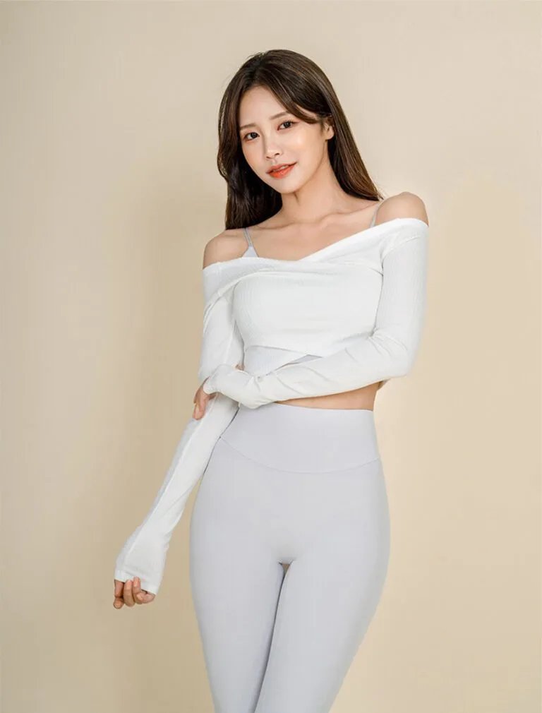 Zenith Balance Crop Top white front